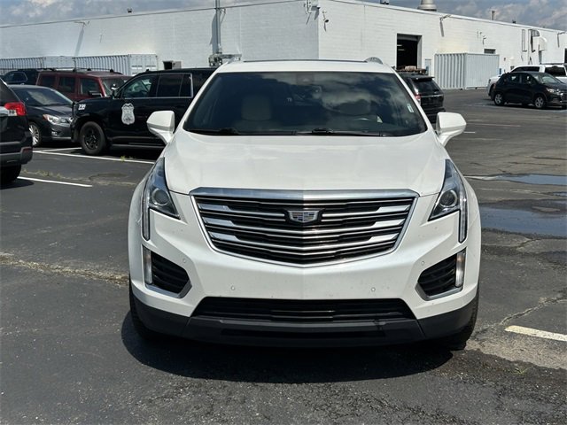 Used 2017 Cadillac XT5 Luxury with VIN 1GYKNBRS8HZ310120 for sale in Woodhaven, MI