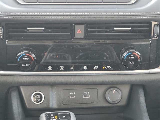 2022 Nissan Rogue SV photo 21