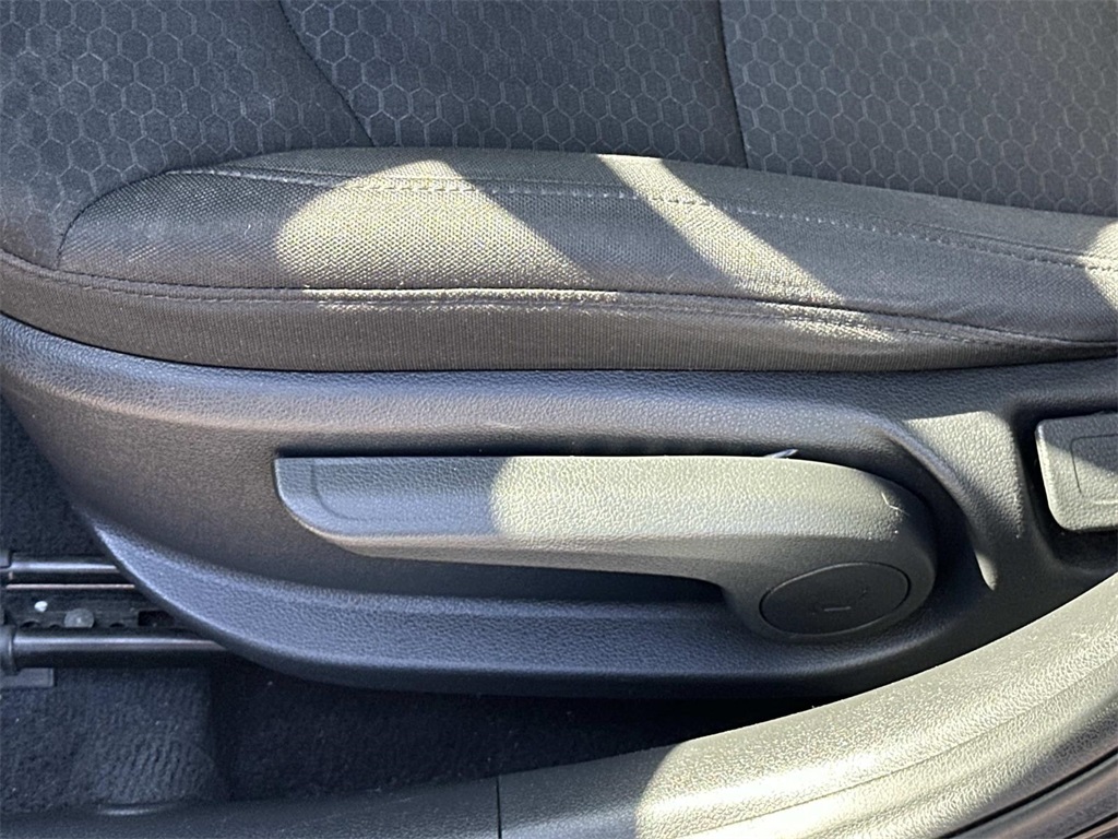 2020 Hyundai Elantra SEL photo 30