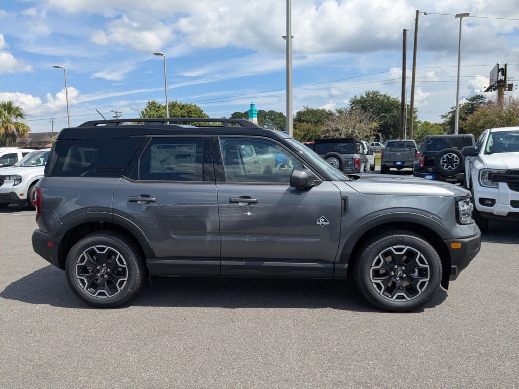 2025 Ford Bronco Sport Outer Banks photo 2