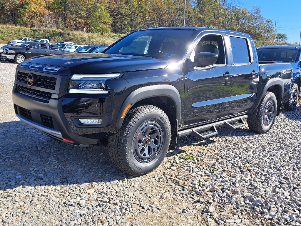 2025 Nissan Frontier PRO-4X photo 2