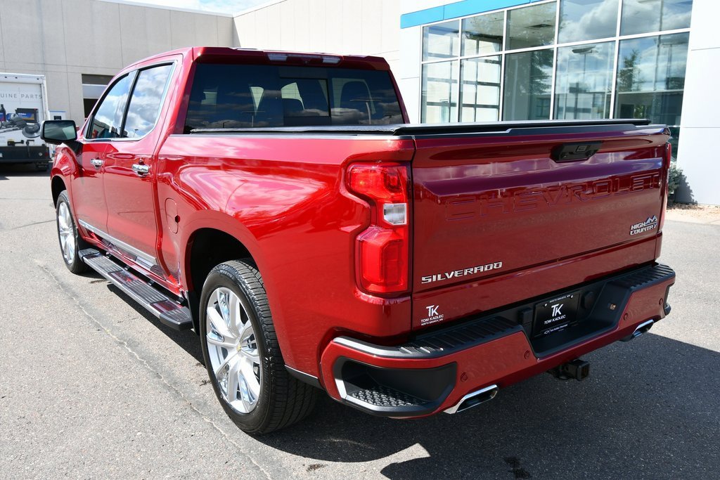 2023 Chevrolet Silverado 1500 High Country photo 4