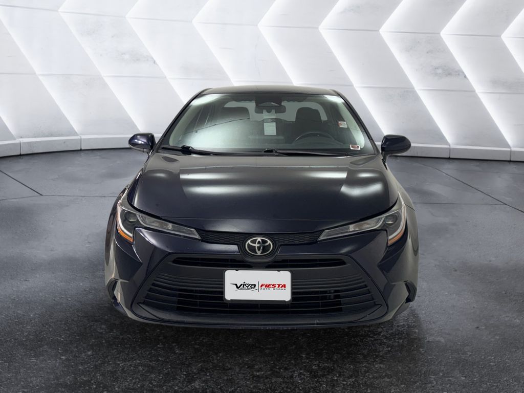 2023 Toyota Corolla LE photo 2