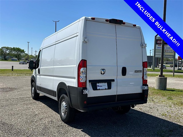 2024 Ram ProMaster 2500 photo 5