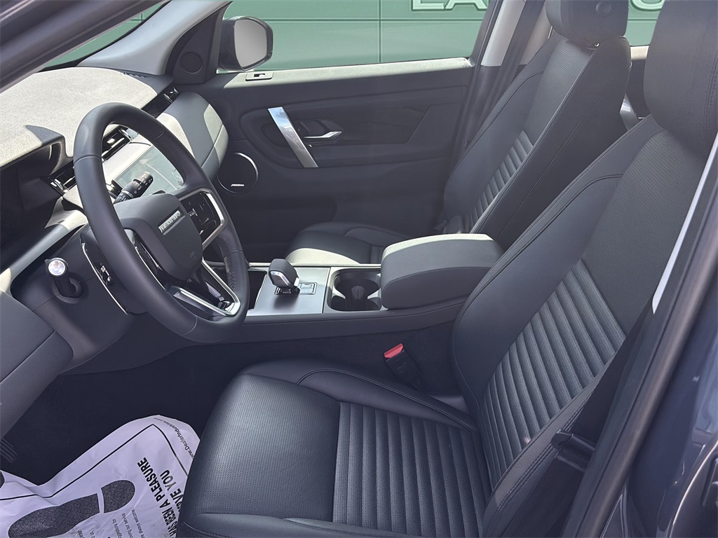 2025 Land Rover Discovery Sport S photo 16