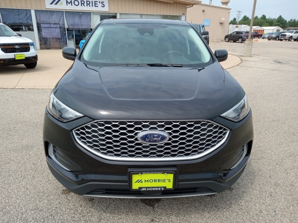 2023 Ford Edge SEL photo 2