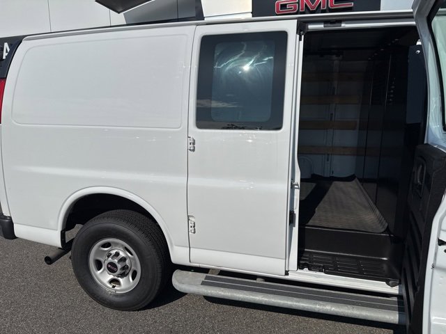 2022 Gmc Savana Cargo 2500 photo 22