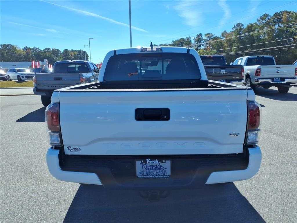 2023 Toyota Tacoma TRD Sport V6 photo 3