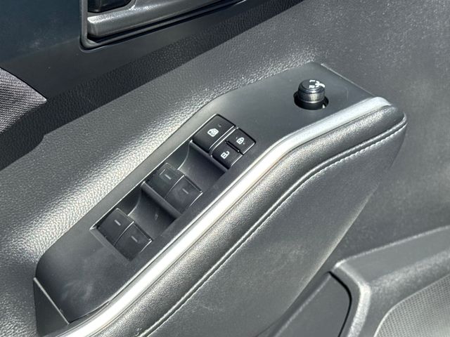 2024 Toyota Highlander LE photo 6
