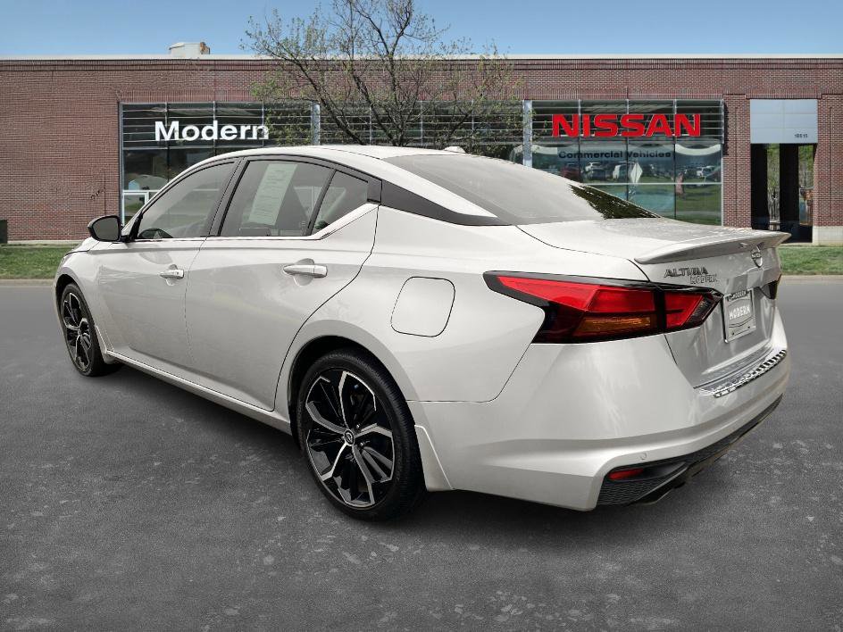 2023 Nissan Altima 2.5 SR photo 2