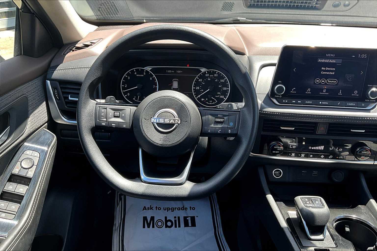 2023 Nissan Rogue SV photo 5