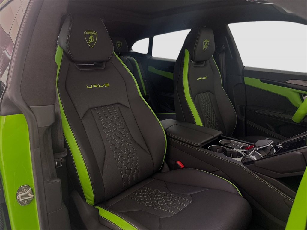 2024 Lamborghini Urus S photo 24