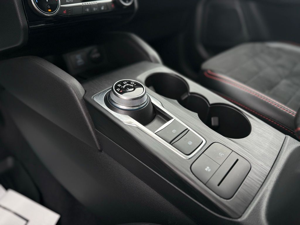 2022 Ford Escape SEL photo 21