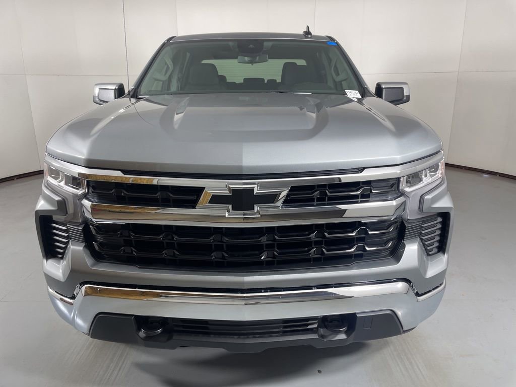 2026 Chevrolet Silverado LT photo 3
