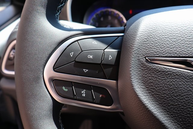 2025 Chrysler Pacifica photo 13