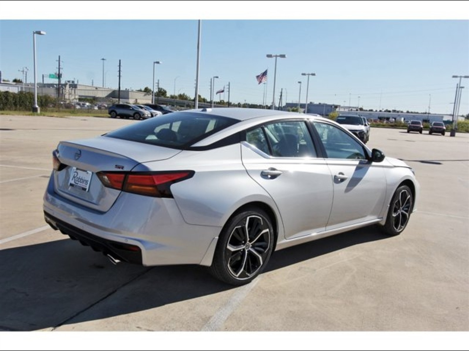 2025 Nissan Altima SR Silver at Davis Chevrolet