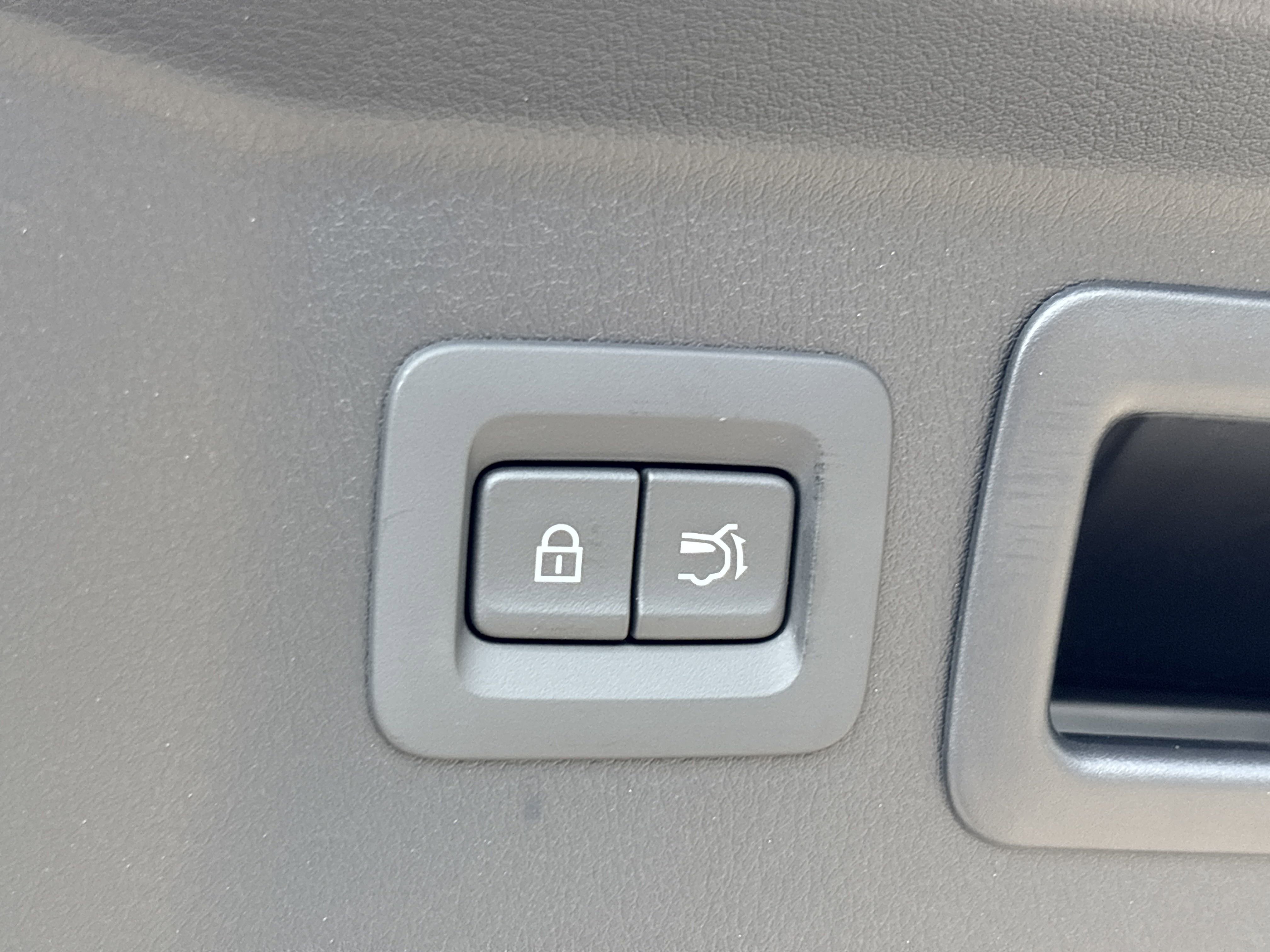 2025 Mazda CX-90 Select photo 4