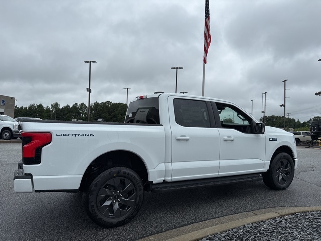 2025 Ford F-150 Lightning photo 12