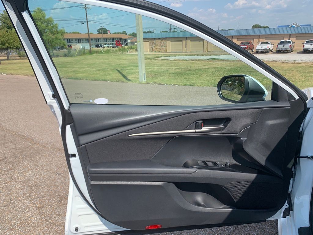 2026 Toyota Camry LE photo 10