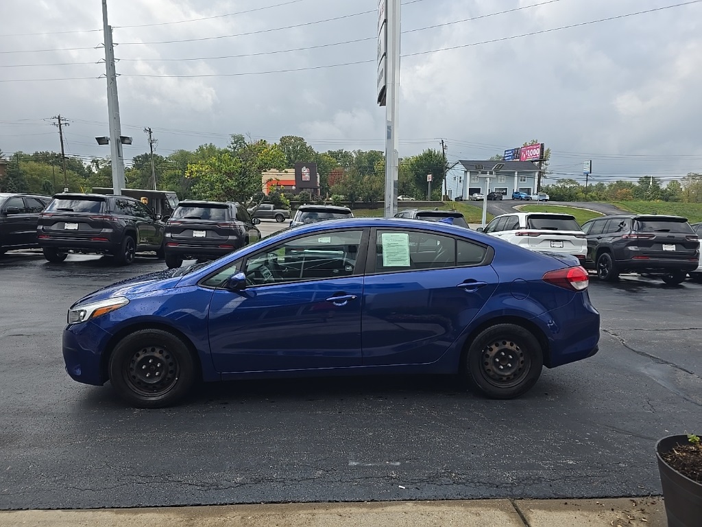 2017 Kia Forte LX Base photo 5