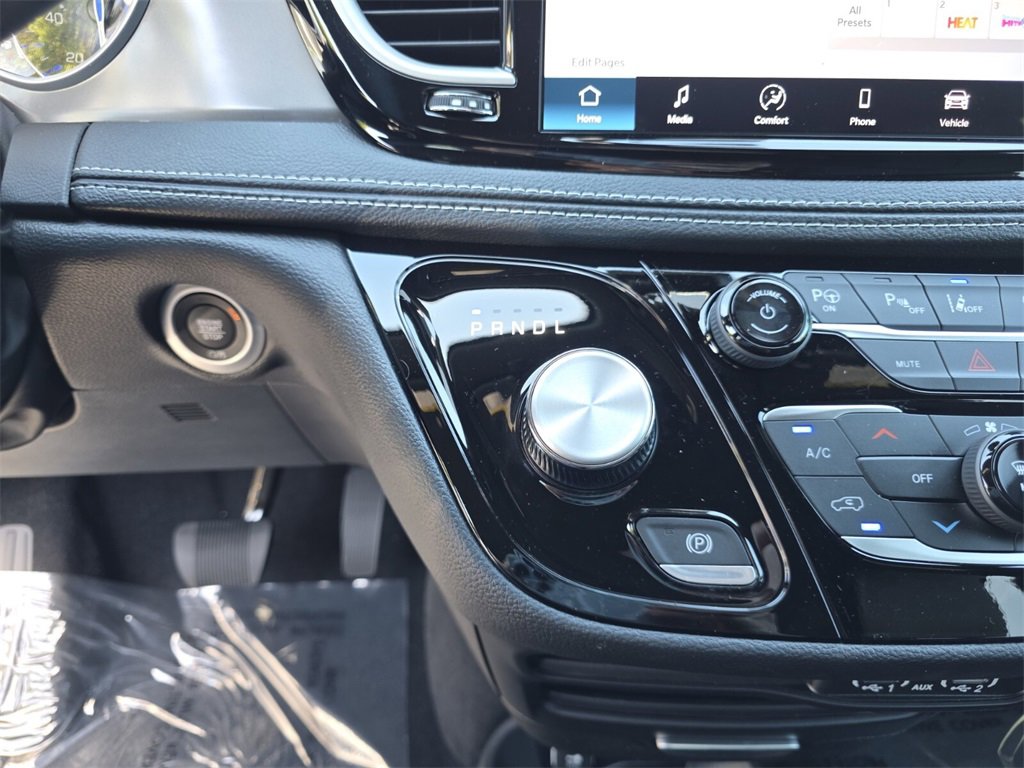 2025 Chrysler Pacifica photo 16