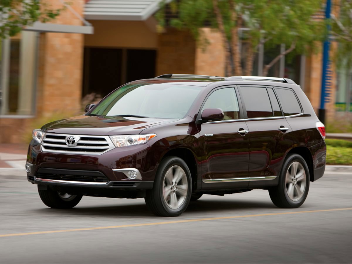 2013 Toyota Highlander Base's photo