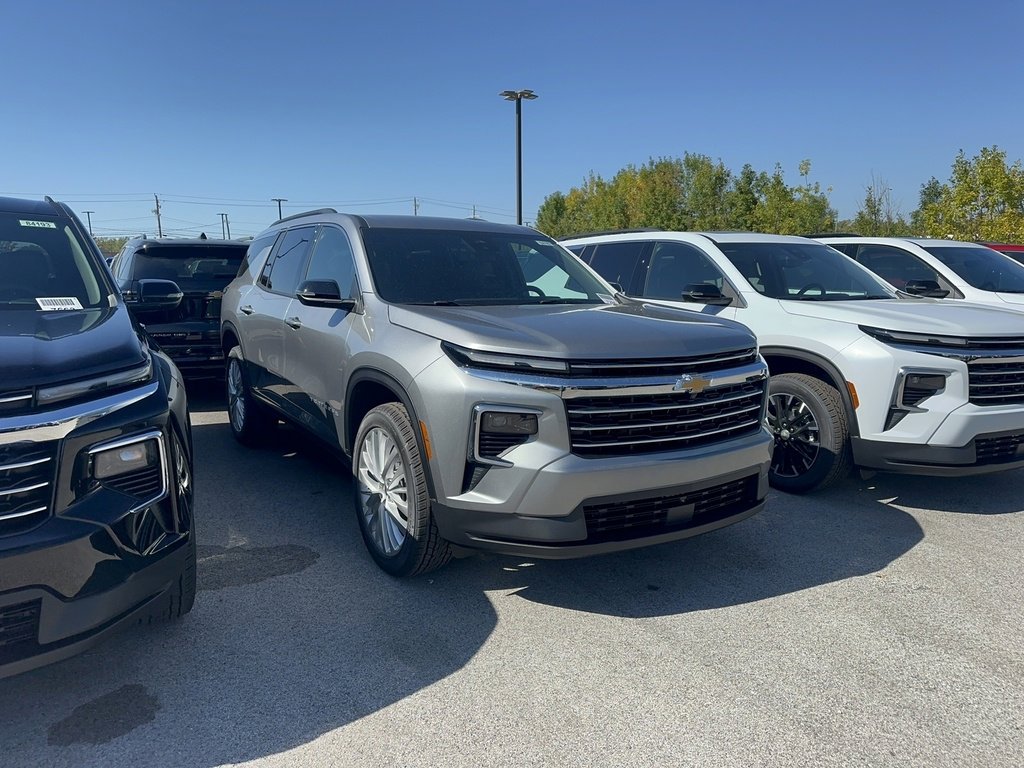 2026 Chevrolet Traverse photo 2
