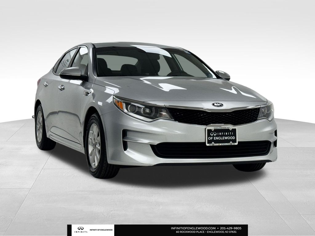 2018 Kia Optima LX's photo
