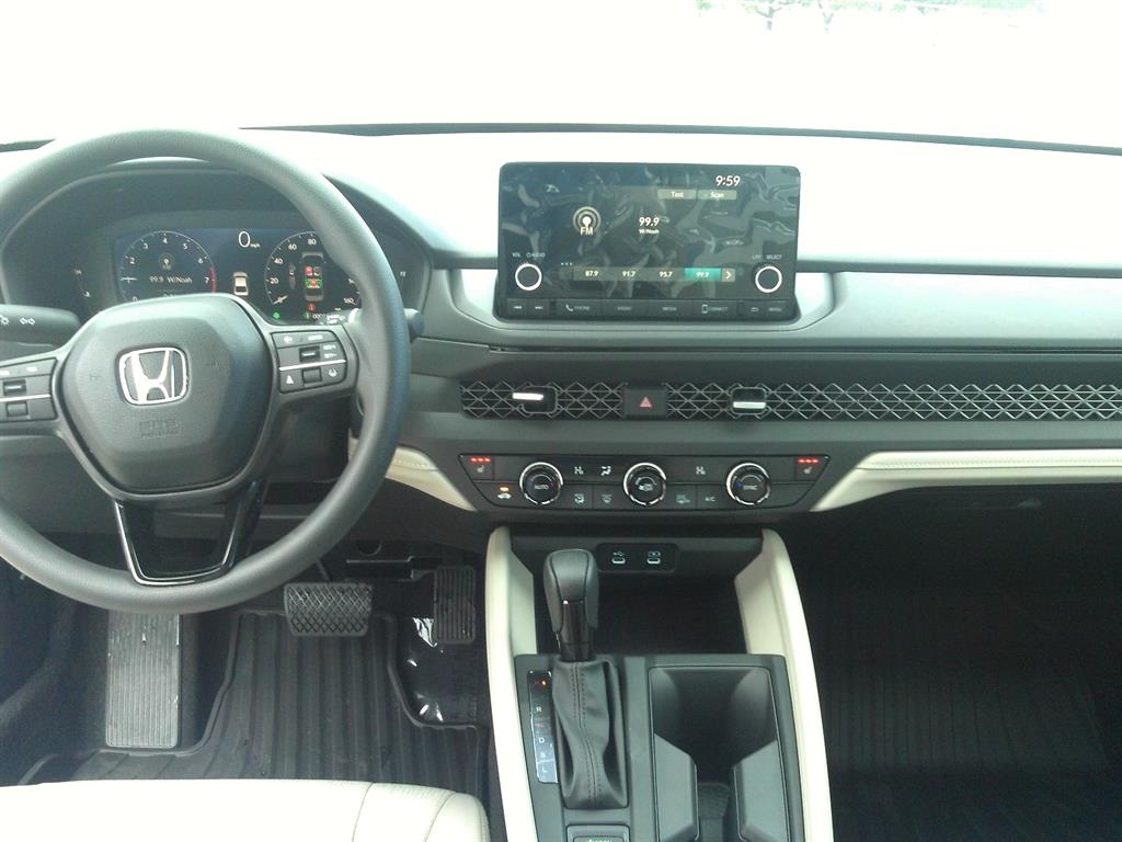 2025 Honda Accord SE photo 10