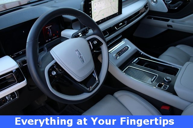 2025 Lincoln Aviator Reserve photo 2