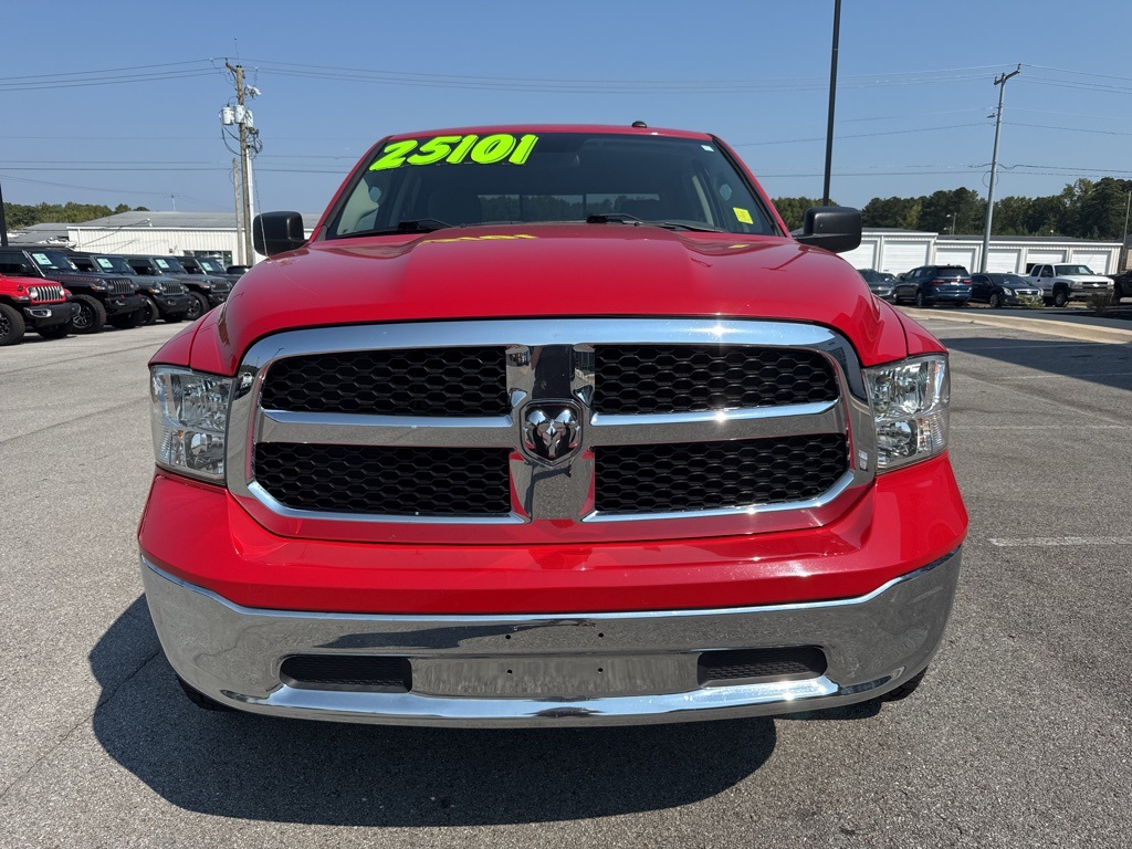 2019 Ram 1500 Classic SLT photo 3