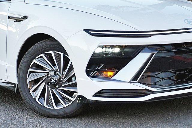 2026 Hyundai Sonata Hybrid SEL photo 3