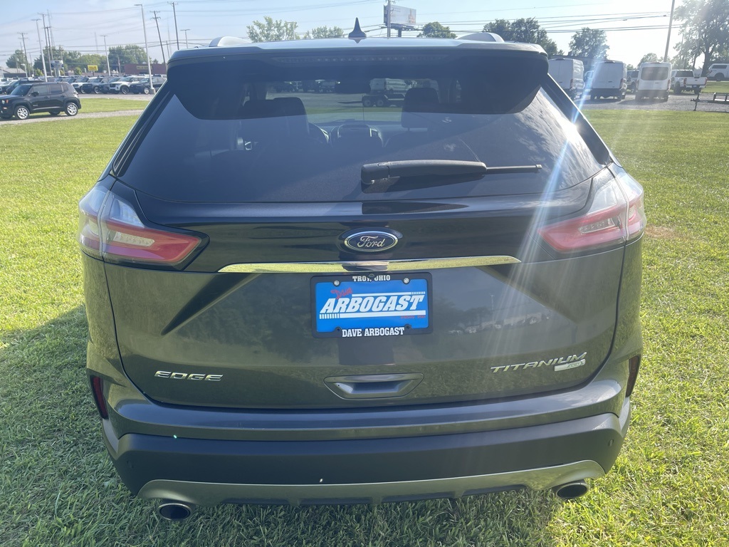 2020 Ford Edge Titanium photo 11