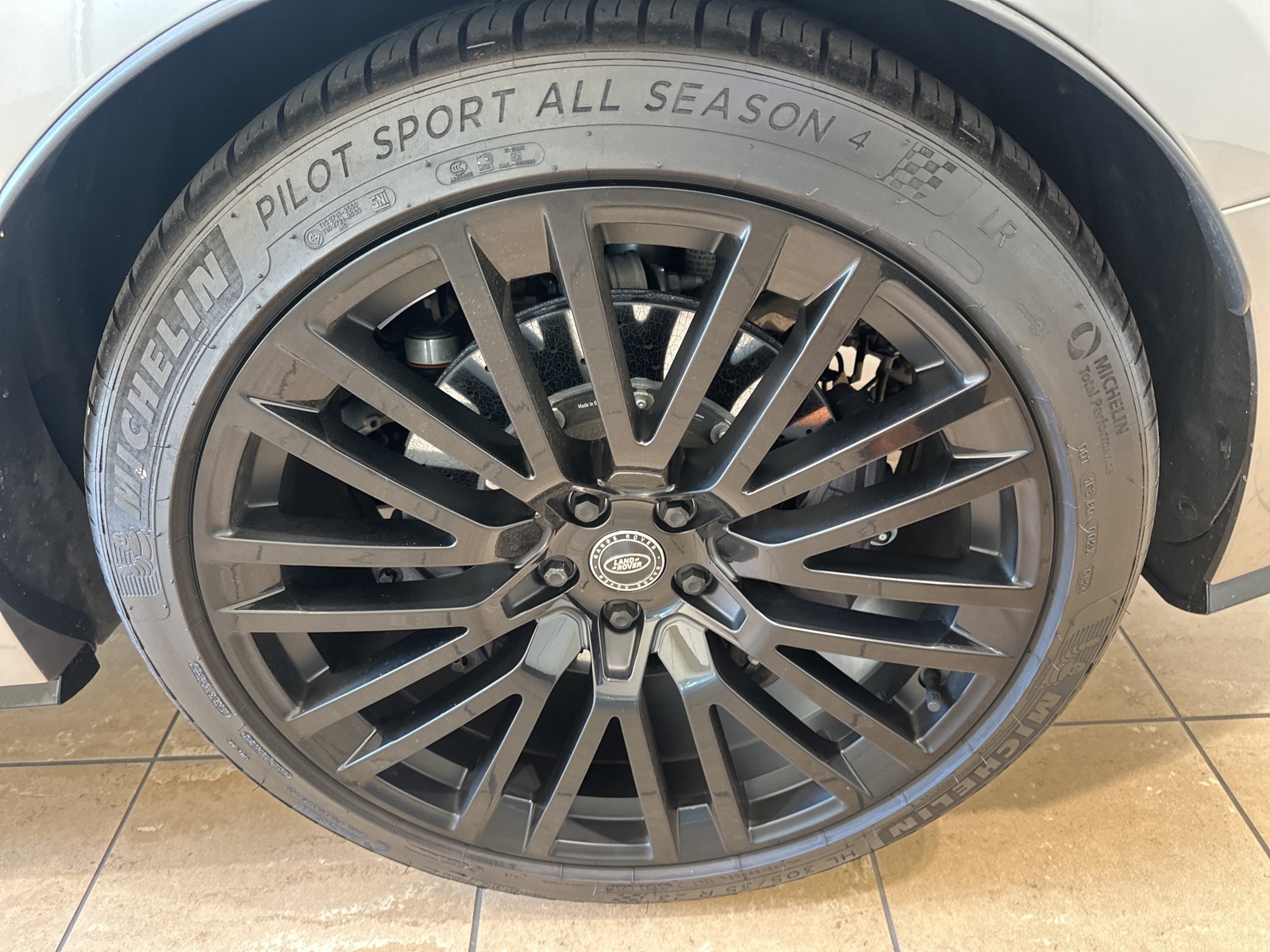 2024 Land Rover Range Rover Sport photo 4