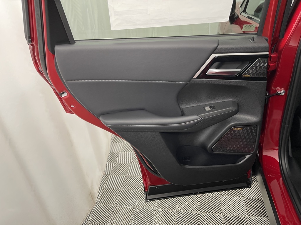 2025 Mitsubishi Outlander SE photo 25