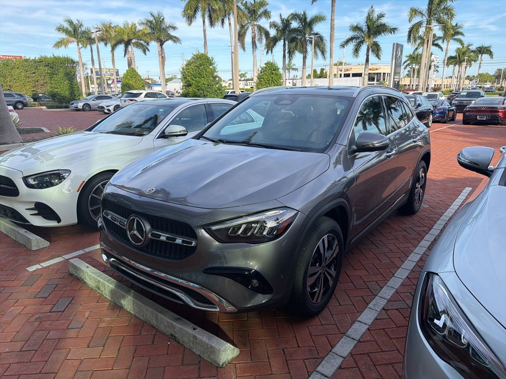 2025 Mercedes Benz GLA 250 photo 2