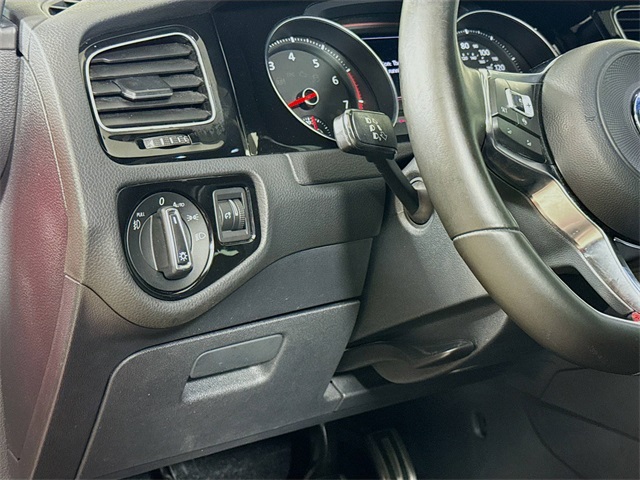 2020 Volkswagen Golf GTI SE Autobahn photo 10