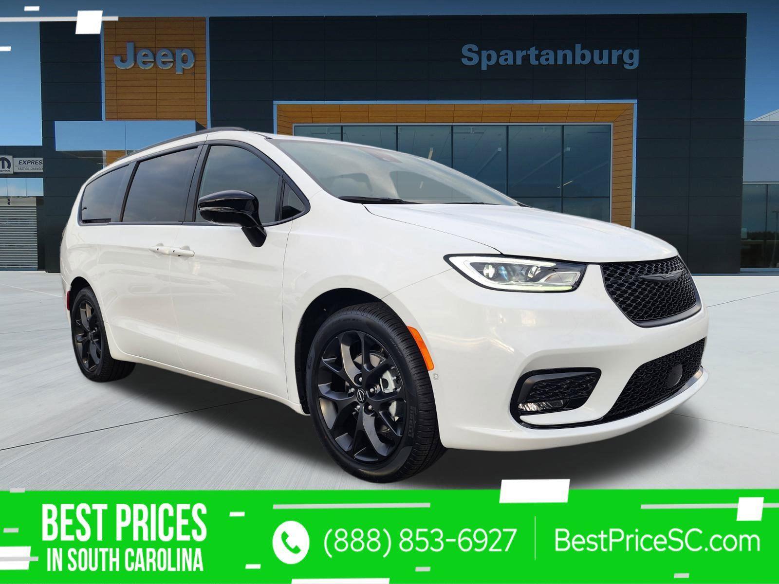 2026 Chrysler Pacifica Select's photo