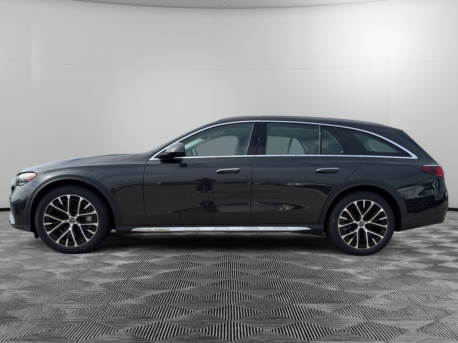 2025 Mercedes Benz E 450 4MATIC All-Terrain Wagon photo 2