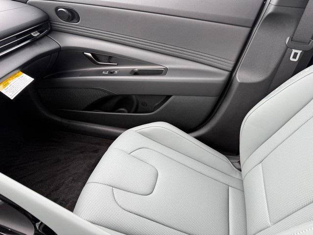 2025 Hyundai Elantra Hybrid Limited photo 14