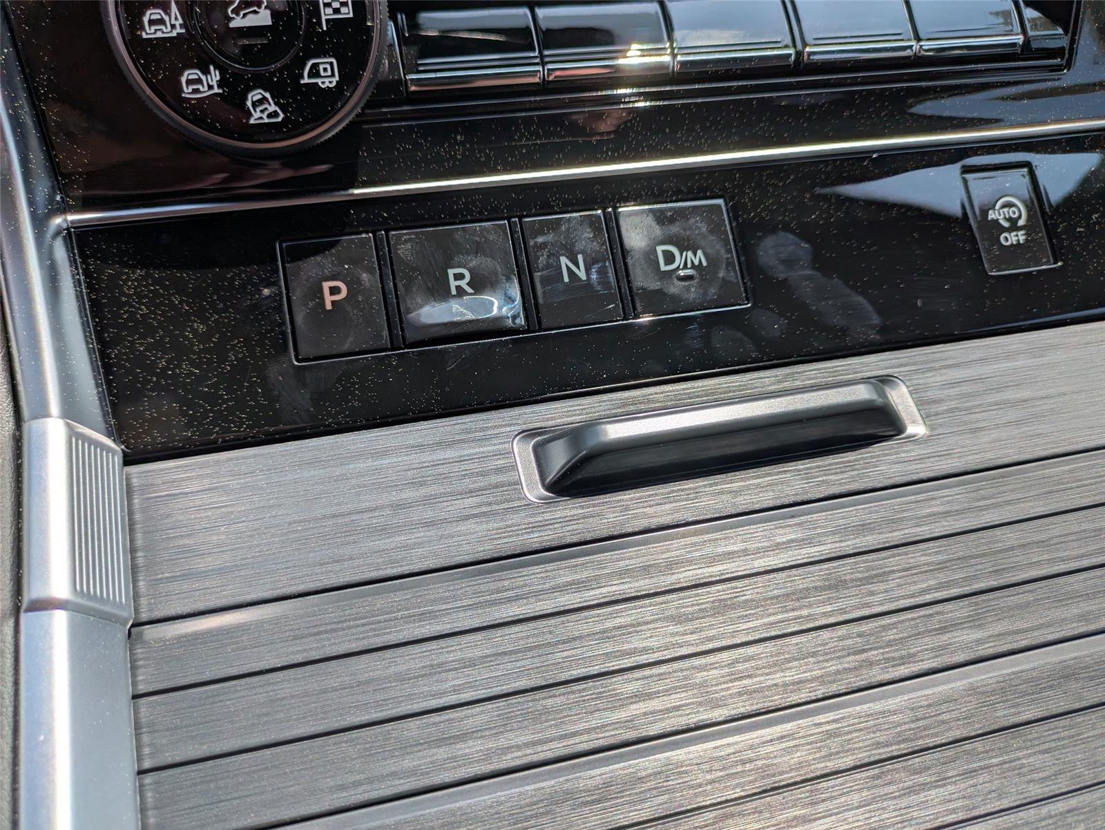 2025 Nissan Armada SL photo 22