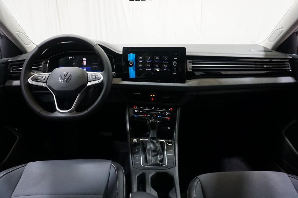 2025 Volkswagen Jetta 1.5T SE photo 13
