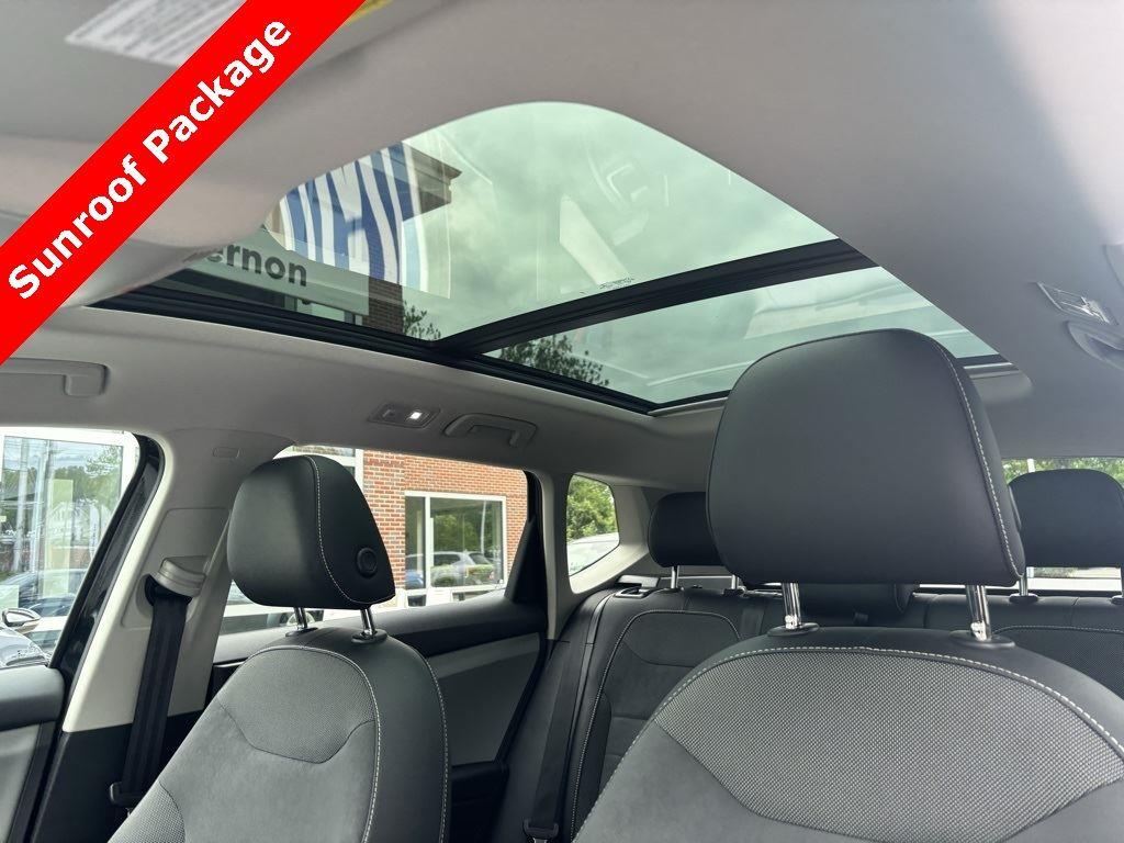2022 Volkswagen Taos SE photo 13