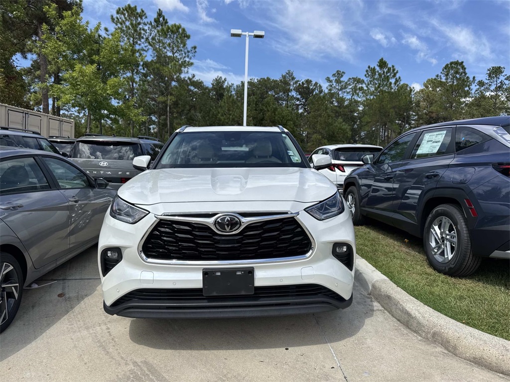 2020 Toyota Highlander Limited photo 2