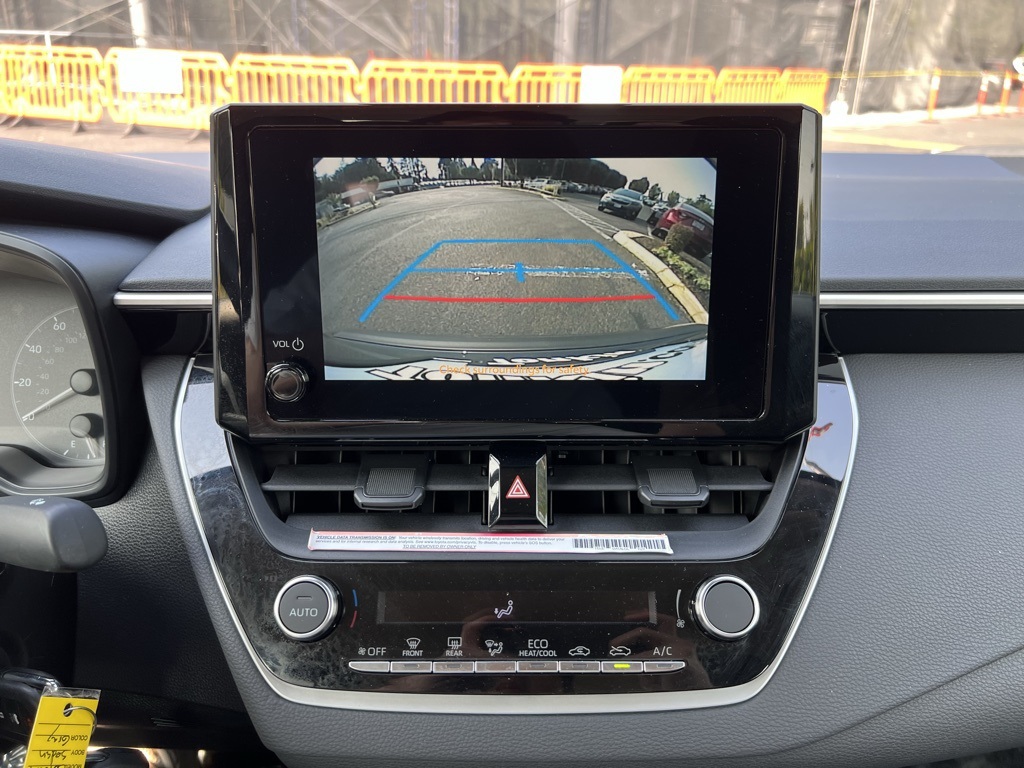 2023 Toyota Corolla LE photo 18