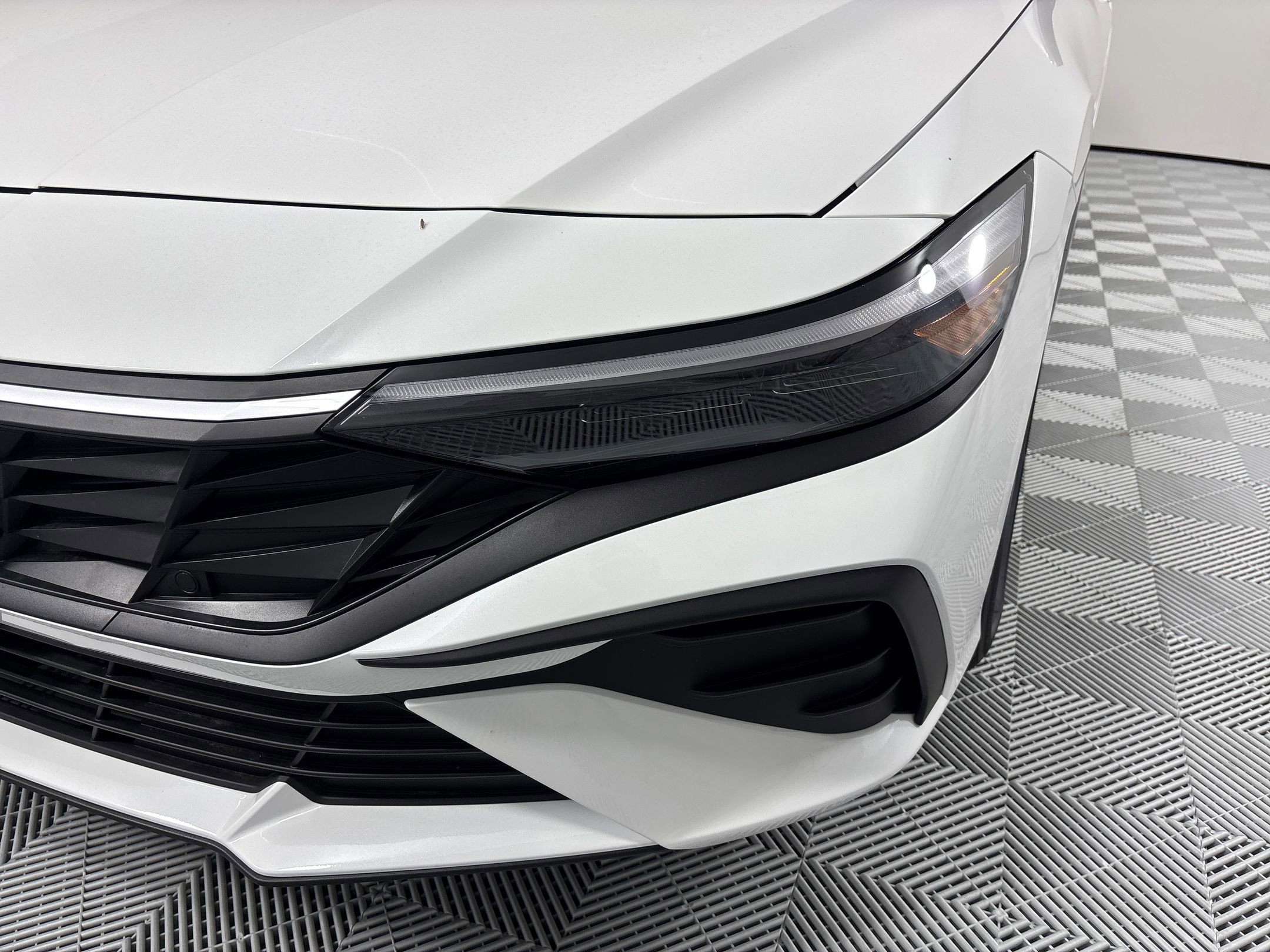 2025 Hyundai Elantra SE photo 11