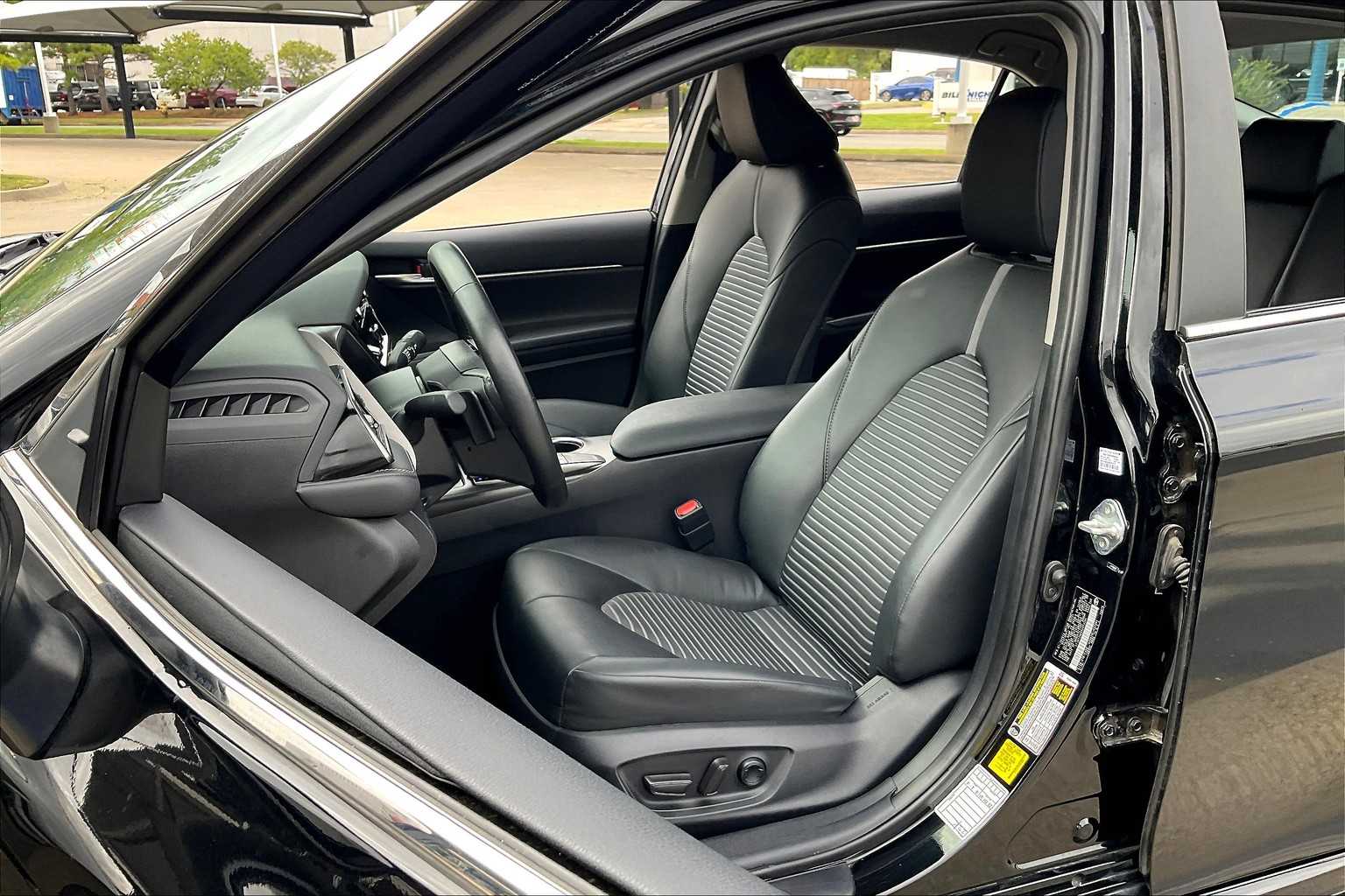 2024 Toyota Camry SE photo 7