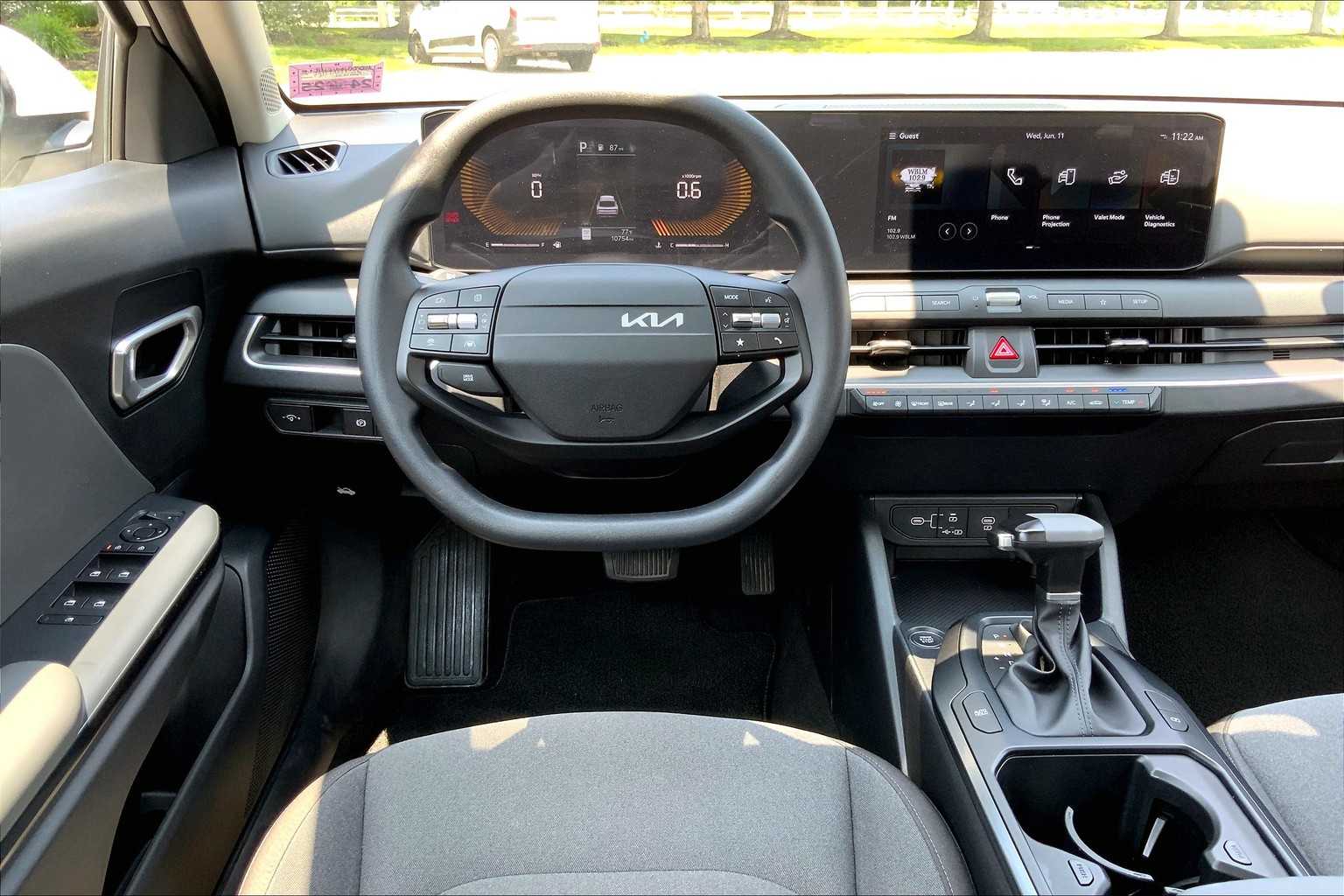 2025 Kia K4 LXS photo 5