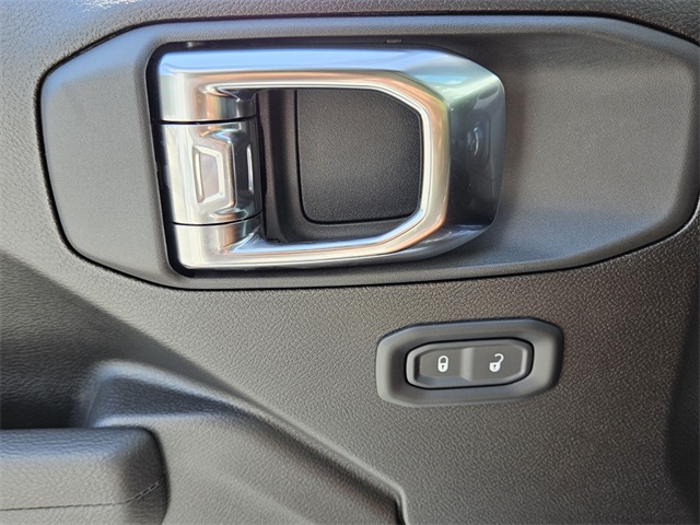 2025 Jeep Wrangler Sport photo 27