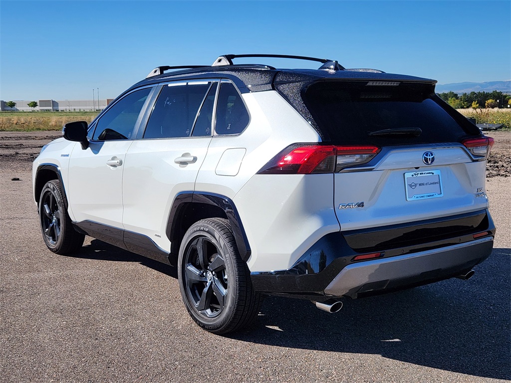 2020 Toyota RAV4 Hybrid XSE photo 3